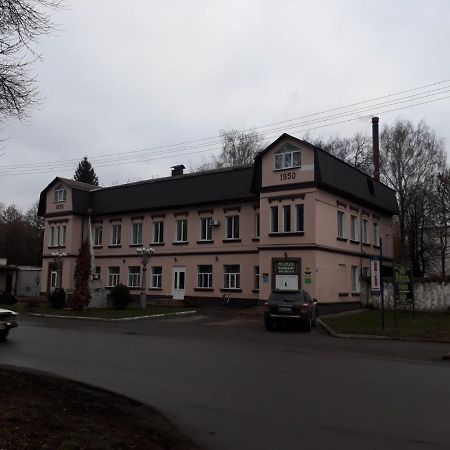 Hotel Unenege Nizhyn Exterior photo